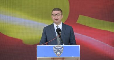 Мицкоски со порака до полициските службеници: Вашата мисија е света – да го чувате поредокот
