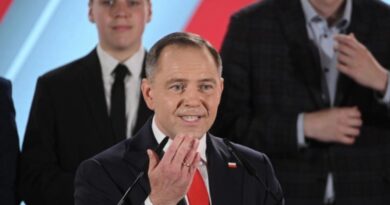 Историчар, боксер: Кој е новиот полски претседател Навроцки? 