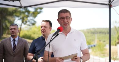 Мицкоски: Ќе продолжиме со политика на одбрана на македонскиот идентитет, јазик и интересите на граѓаните, во одбрана на Македонија како држава 