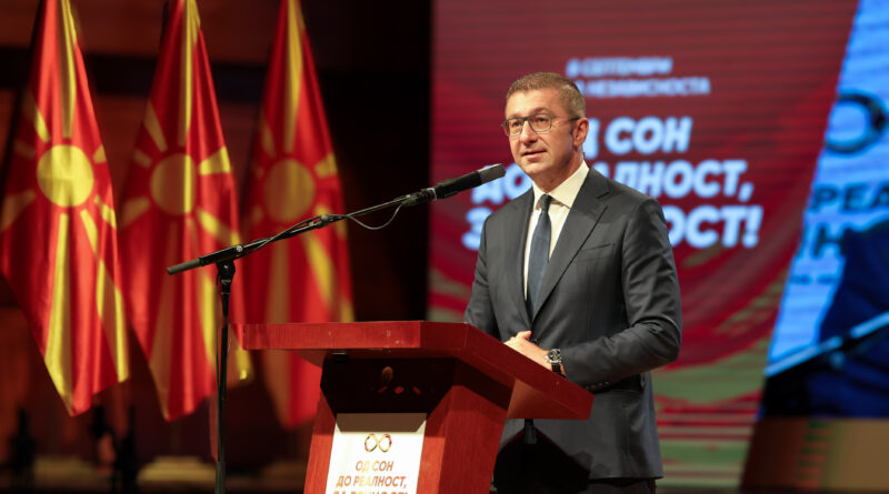 Мицкоски за прислушуваните материјали: Ме следеле мене, но и моите деца, речиси исти луѓе блиски до некоја мината власт, оперираат со системот 