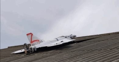 Молдавија: Дронови влегоа во нашиот воздушен простор, еден падна на покрив на куќа (ФОТО)