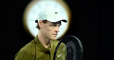 Синер го мина Шелтон и закажа полуфинале против Ѓоковиќ