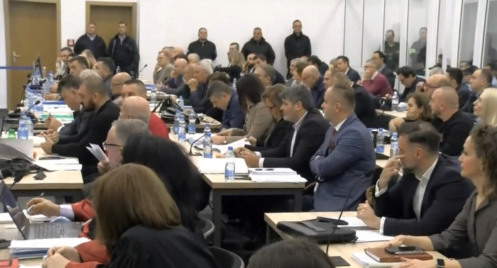 Пожарникарите стигнале на местото на пожарот во дискотеката Пулс пет минути по дојавата, имало многу заглавени лица