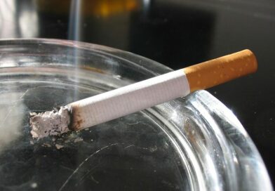 Нема помирување помеѓу пушачите и непушачите за законот за пушење