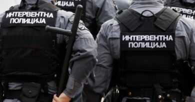 Интервентната полиција во молскавична ноќна акција, спречија трагедија приведувајќи 18-годишен возач во обид да прегази малолетник