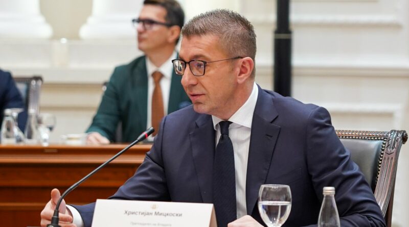 Мицкоски на Економско-социјалниот совет: Минималната плата се зголемува, повисоки примања од април