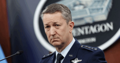 Генерал Кејн: САД за три дена вратија 13 бродови кои се обидоа да ја пробијат блокадата на Ормуската Теснина