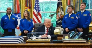 Трамп најави отворање на досиејата за НЛО- се сретна со астронаутите од мисијата „Артемис“