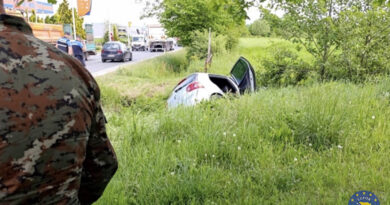 Патролa на ЕУФОР од македонски и турски војници спасила патници од потопено возило кај Тузла
