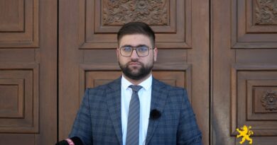 Манасиевски: Без гаранции нема уставни измени, последните измени беа на Филипче и Заев кои завршија со промена на уставното име и вето од Бугарија, Холандија и Франција