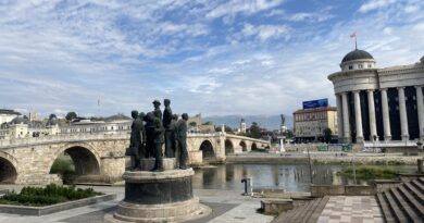 Пеколни 38 степени, а потоа невреме: Град и силен ветер ја зафаќаат Македонија