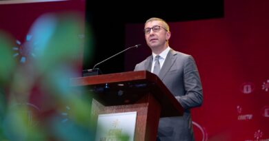 Мицкоски: Мојата задача како премиер не е да се занимавам со коски кои припаѓаат на минатото, туку со обезбедување иднина која им припаѓа на нашите деца