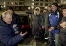 ПОГЛЕДНЕТЕ МУ ЈА РАКАТА, ПУТИН МОЖЕБИ ПРАТИЛ ДВОЈНИК ВО МАРИУПОЛ – еве што забележа професор од Оксфорд 