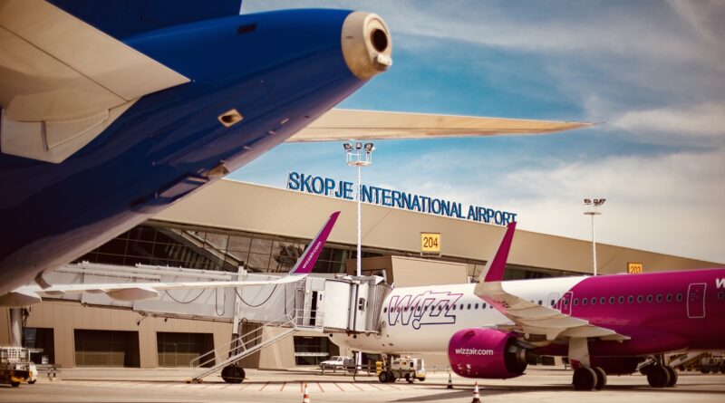 Наместо да слетаат во Скопје 180 патници слетале во Софија и 12 часа биле оставени на аеродромот 