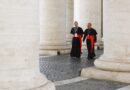Кардиналите денеска се вселуваат во Ватикан пред почетокот на конклавата