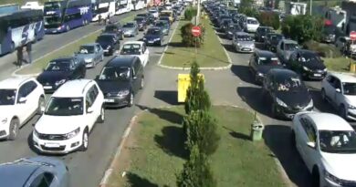Гужви на граничните премини Богородица и Табановце, се чека околу еден час 