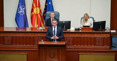Мицкоски до Филипче: Зошто преговаравте за македонскиот идентитет и јазик, ние ќе сториме сѐ да ја внесеме Македонија во ЕУ, но не како „модерни“ Македонци, се виде дека не е само Бугари во Устав 