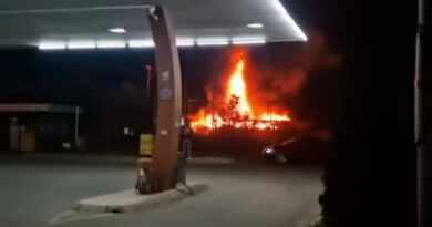Пожар ноќеска во Кочани – изгореа автобуси на плац веднаш до бензинска пумпа (Видео)