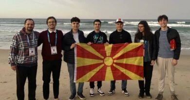 Блескави млади математичари од Македонија донесоа злато и сребро од Олимпијадата во Австралија 