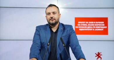 Лефков: Братот на Заев и љубави на Стево, Бојко Борисов се пофали дека го избришал идентитетот и јазикот