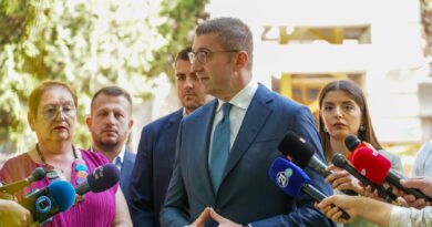Мицкоски: Ќе се реконстурираат 15 училишни спортски сали во сите региони