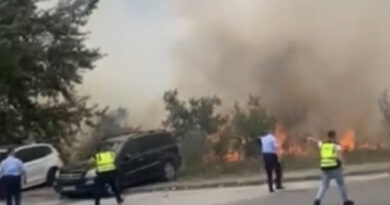 Полицаец во тешка состојба откако вдишал голема количина чад во вчерашниот пожар кај СЦ „Борис Трајковски“