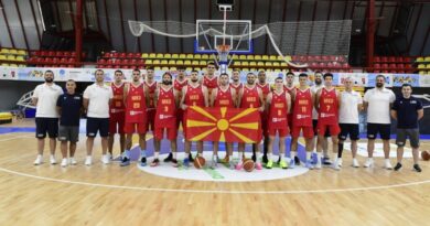 Романците ги чека пекол во Куманово: Македонија ќе игра пред полна сала