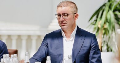 Мицкоски: Македонија оди напред-повеќе работни места, раст на трговската размена и стабилна економија 