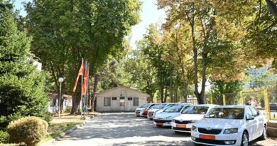 Пријави злоупотреба на службени возила на 070 399 050 или на prijavizloupotreba@sozr.gov.mk 