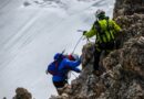 Снежна бура на тибетската страна на Монт Еверест зароби речиси 1000 луѓе