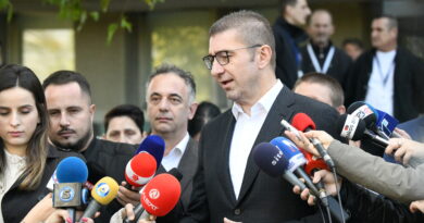 Мицкоски: Филипче со контрадикторни изјави, ако е краток периодот да се цени неговата работа во СДСМ тогаш е краток и за да се цени работата на Владата 