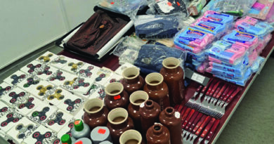 Царината заплени речиси 3.000 парчиња стока, брендирана облека, алкохол, електронски цигари, автоделови