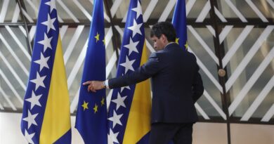 Брисел: ЕУ нема да дозволи безбедносен вакум во БиХ