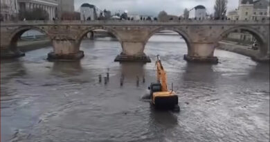 Скопје се буди од запуштеноста, градот се чисти од темел 