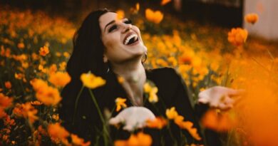 Смеењето согорува 40 калории за 10 минути: Активира 80 мускули!