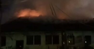 ГОЛЕМ ПОЖАР ВЕЧЕРВА ИЗБИ ВО СТАРАТА СКОПСКА ЧАРШИЈА Противпожарните екипи се на терен