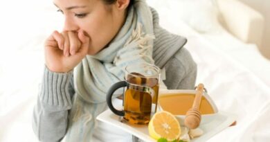 Лековите за кашлица најчесто не делуваат – медот еднакво ефикасен