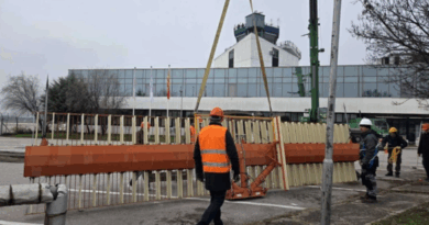 Започна демонтажа на стариот радар на Аеродромот Скопје, авионскиот сообраќај се одвива непречено
