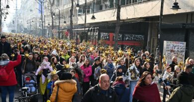 Илјадници деца учествуваа во бадниковите поворки низ целата земја