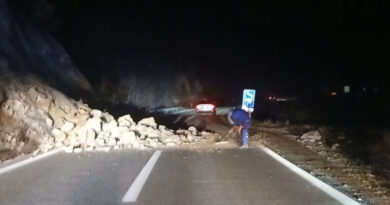 Одрон на автопатот Скопје – Велес, поплави во Крушевско и забрана за камиони на патот Струга – Ќафасан