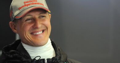 Се појавија нови информации за состојбата на Шумахер: Не е врзан за кревет, тој е на егзотична дестинација