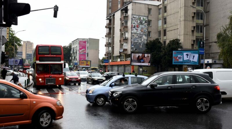 Доколку поминете на зелено, но останете заглавени на крстосница, очекувајте казна