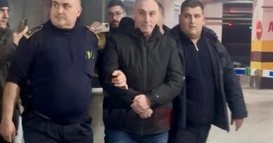 Куќен притвор за Артан Груби, Обвинителството со детали