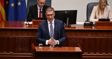 Мицкоски до Филипче: Сто пати ви кажав, за ЕУ нема да водиме мекотелна политика