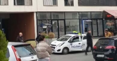 Жена скокна од зграда со дете во рака во Карпош, починаа на лице место