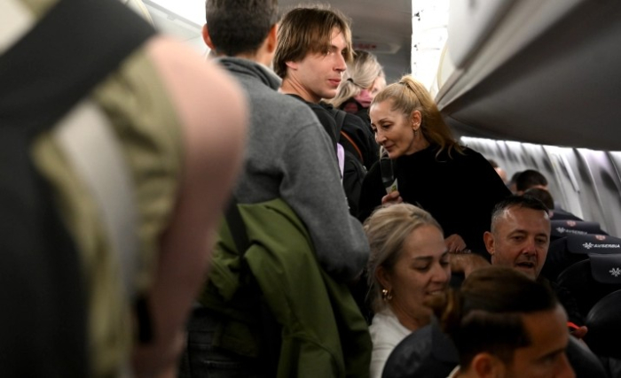 Државјани од Србија и неколку македонски државјани кои беа евакуирани од Израел, пристигнаа во Белград