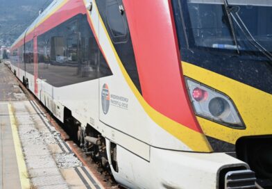 Тешка несреќа кај Гевгелија: Воз му ја прегази ногата на мигрант, кој сакал да се качи во движење