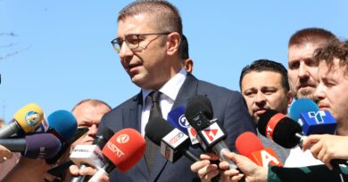 Мицкоски: Сите Колективни договори започнаа да се применуваат вклучително и линеарното зголемување и усогласување со минималната плата кај вработените во МВР