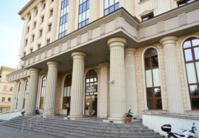 Судски полицаец и доставувач зеле мито за да „средат“ предмет пред Апелација и пред Врховен