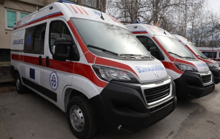 Обезбедени се 100 нови амбулантни возила за јавните здравствени установи низ државата